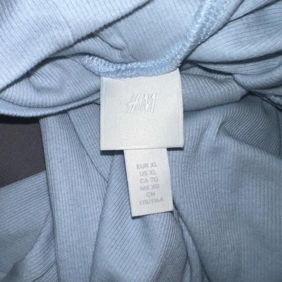 H&M light blue long sleeve bodysuit - Picture 4 of 4